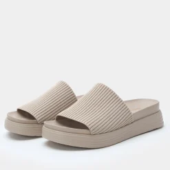Akimi Beachy Keen Sandal