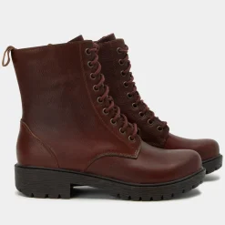 Ari Chestnut Boot