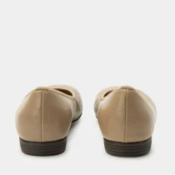 Arielle Wheat Shoe
