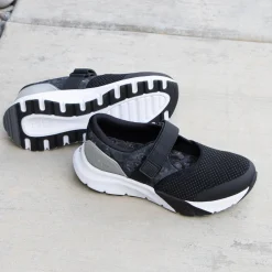 Atlis Poppy Pop Black Shoe