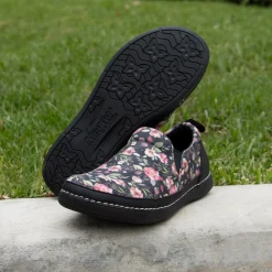 Axis Delightful Shoe
