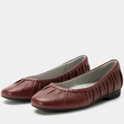 Beka Pinot Noir Shoe