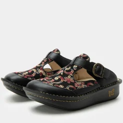 Classic Handicraft Shoe