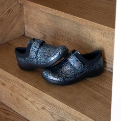 Danni Bless Your Heart Navy Shoe