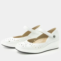 Hayes White Breeze Shoe
