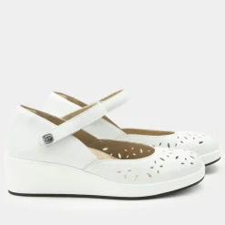 Hayes White Breeze Shoe