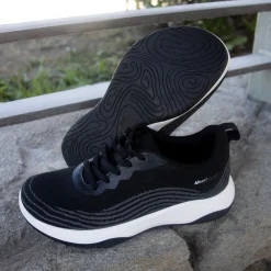 In8 Black Shoe
