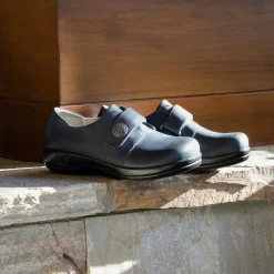 Joleen Oiled Navy Shoe