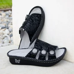 Julee Vinely Sandal