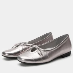 Leilah Platinum Shoe