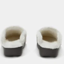 Leisurelee 2 White Slipper