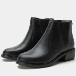 Meadow Black Boot