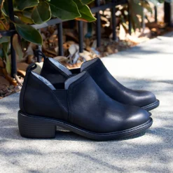 Merle Black Burnish Boot