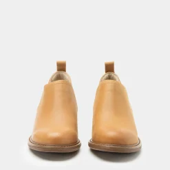Merle Cognac Burnish Boot