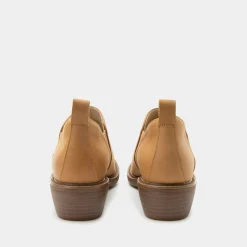 Merle Cognac Burnish Boot