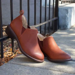 Merle Tawny Burnish Boot