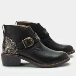 Mikki Showboat Boot
