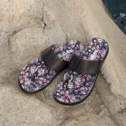 Moxi Enchanting Black Sandal
