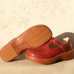 Odessa Red Breeze Shoe