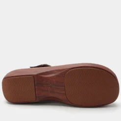 Odessa Red Breeze Shoe