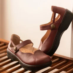 Onika Redwood Shoe