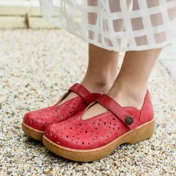 Opheliah Razberry Breeze Shoe