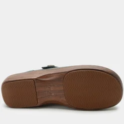 Opheliah Tree Hugs Shoe