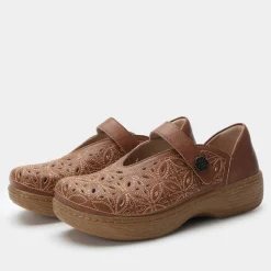 Opheliah Worn Cognac Breeze Shoe