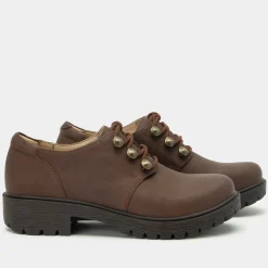 Resa Relaxed Cocoa Shoe
