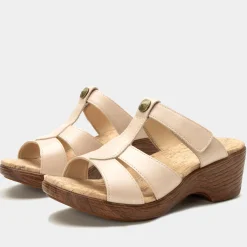 Shantal Oat Sandal