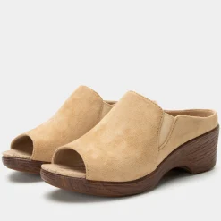 Shilaine Stretch Naturally Sandal