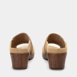 Shilaine Stretch Naturally Sandal