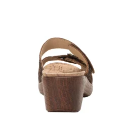 Sierra Delicut Tawny Sandal