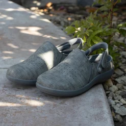 Skillz Etched Smoke Shoe