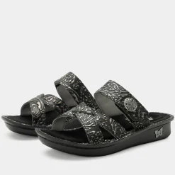 Victoriah Show Boat Sandal