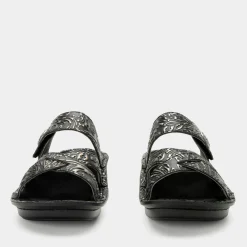 Victoriah Show Boat Sandal