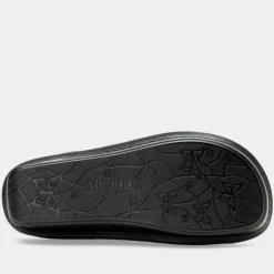 Victoriah Show Boat Sandal