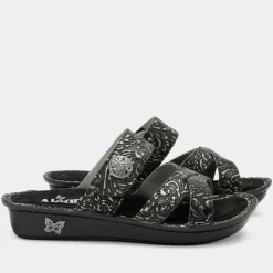 Victoriah Show Boat Sandal