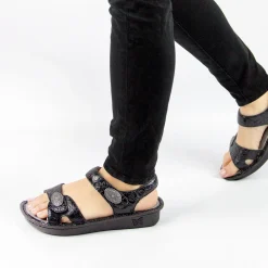 Vienna Cowgirl Tar Sandal