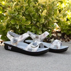 Vienna Soft As I Leaf You Sandal
